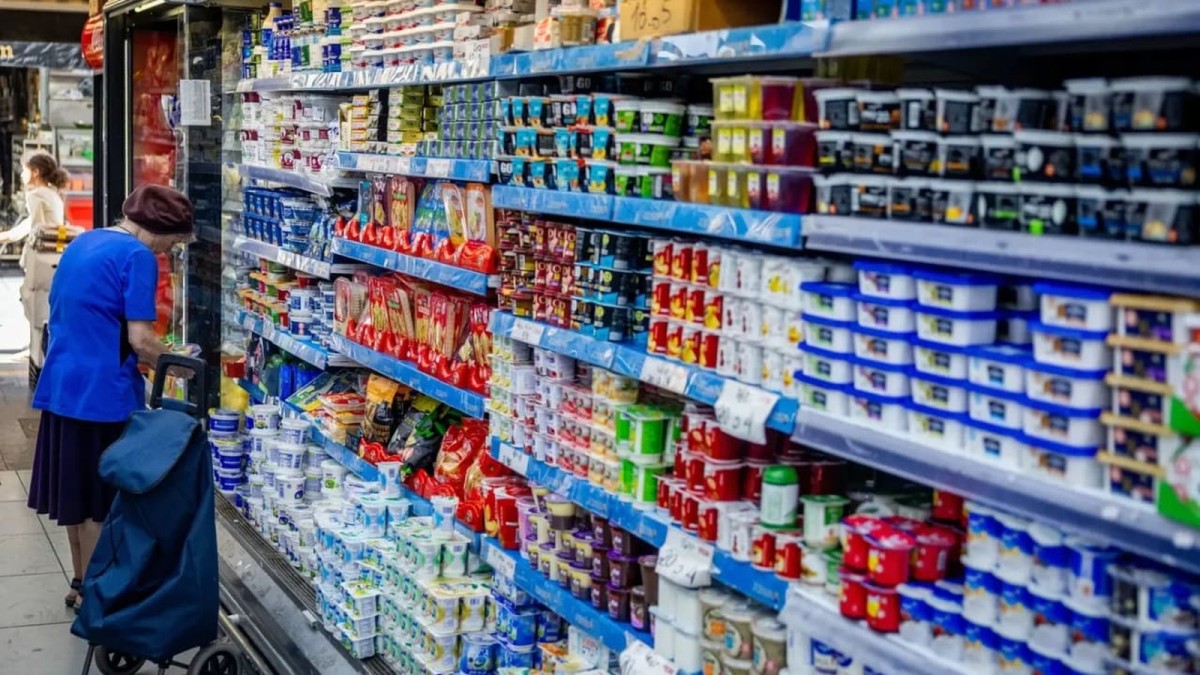 Supermarkets Report Quiet Pre-Rosh Hashanah Rush as Holiday Table Prices Jump