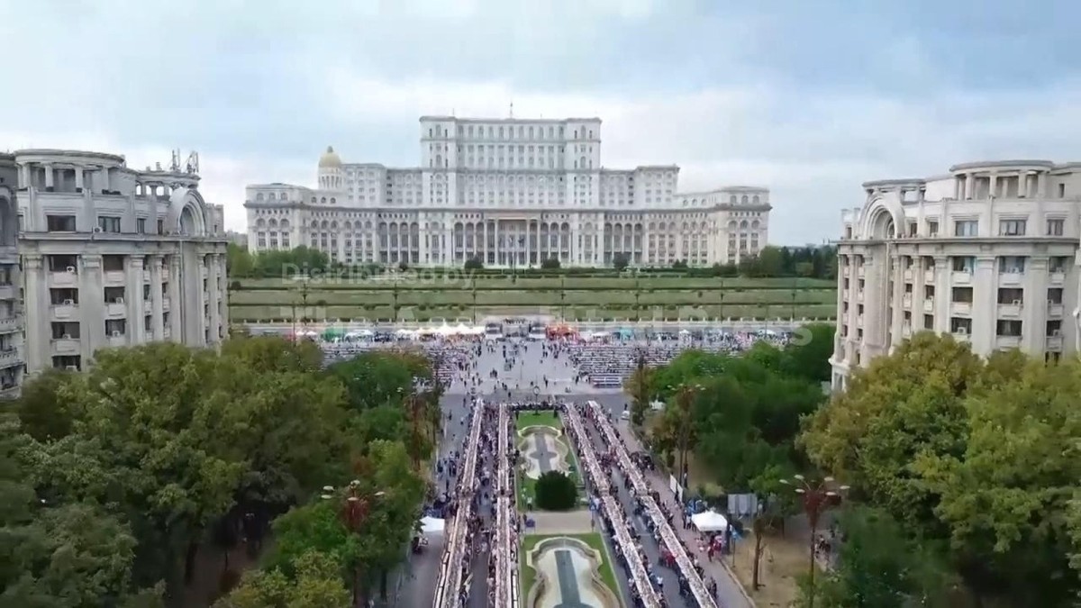 Romania Breaks Guinness Record with 5‑Kilometer Unity Table