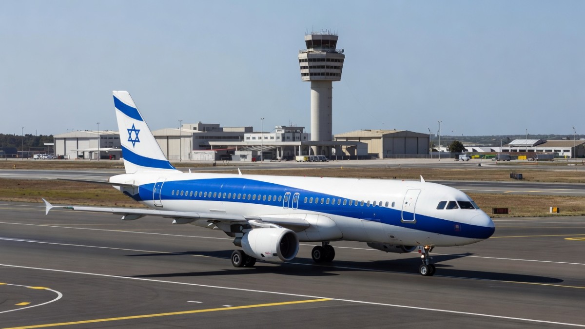 El Al aircraft on the tarmac — aviation links between Israel and Russia remain limited