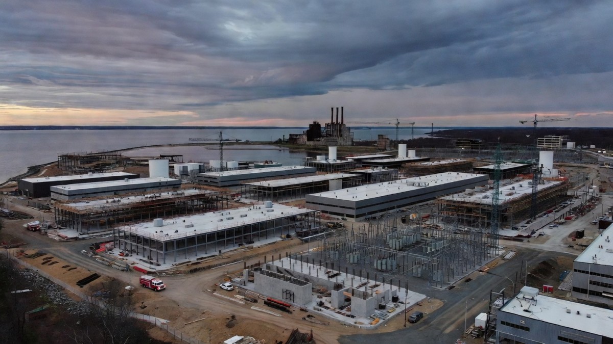 A $3.2 Billion AI Data Center Caught Fire and Nobody Could Say Who Was in Charge