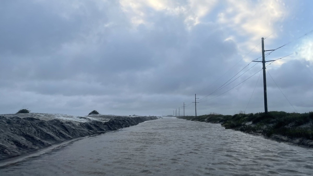 N.C. Highway 12 under water at Pea Island, North Carolina, on Friday, 25 September 2026. Photo: North Carolina Department of Transportation
