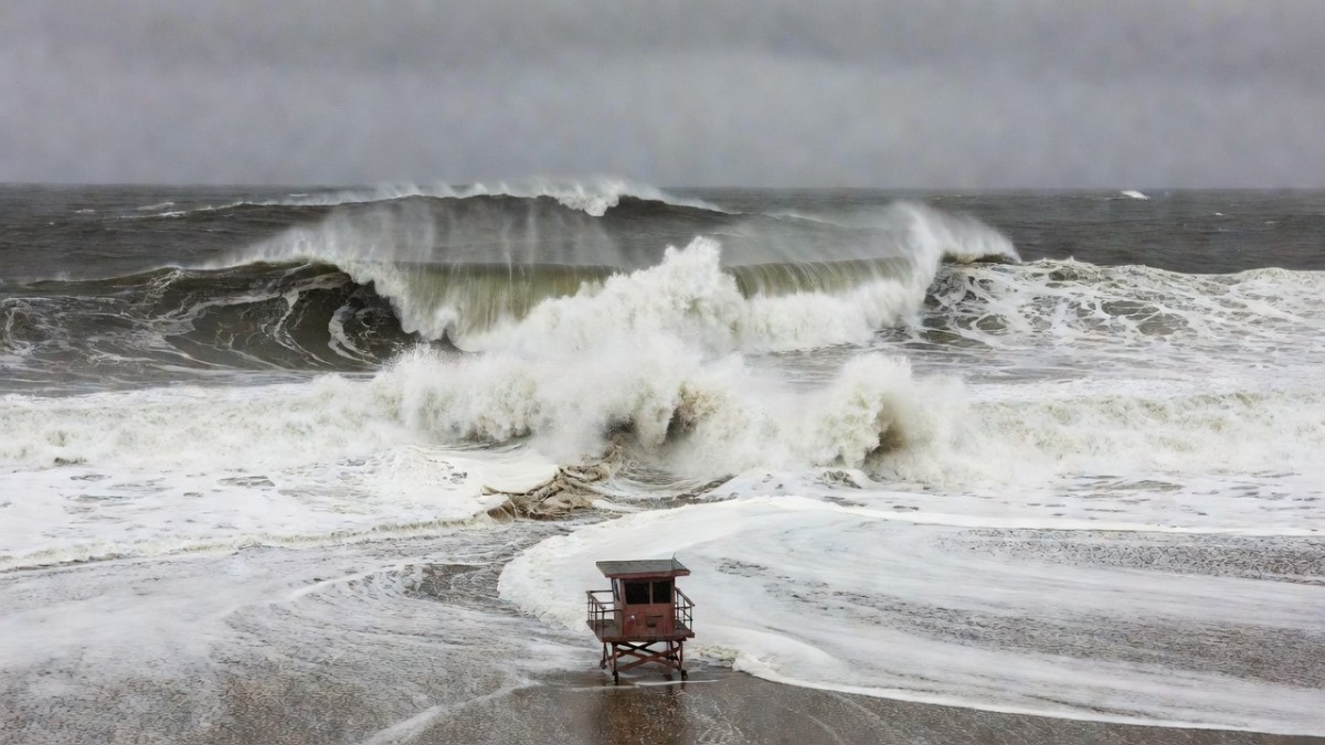 Hurricane Marie Sends Dangerous Surf to Southern California Over Labor Day Weekend