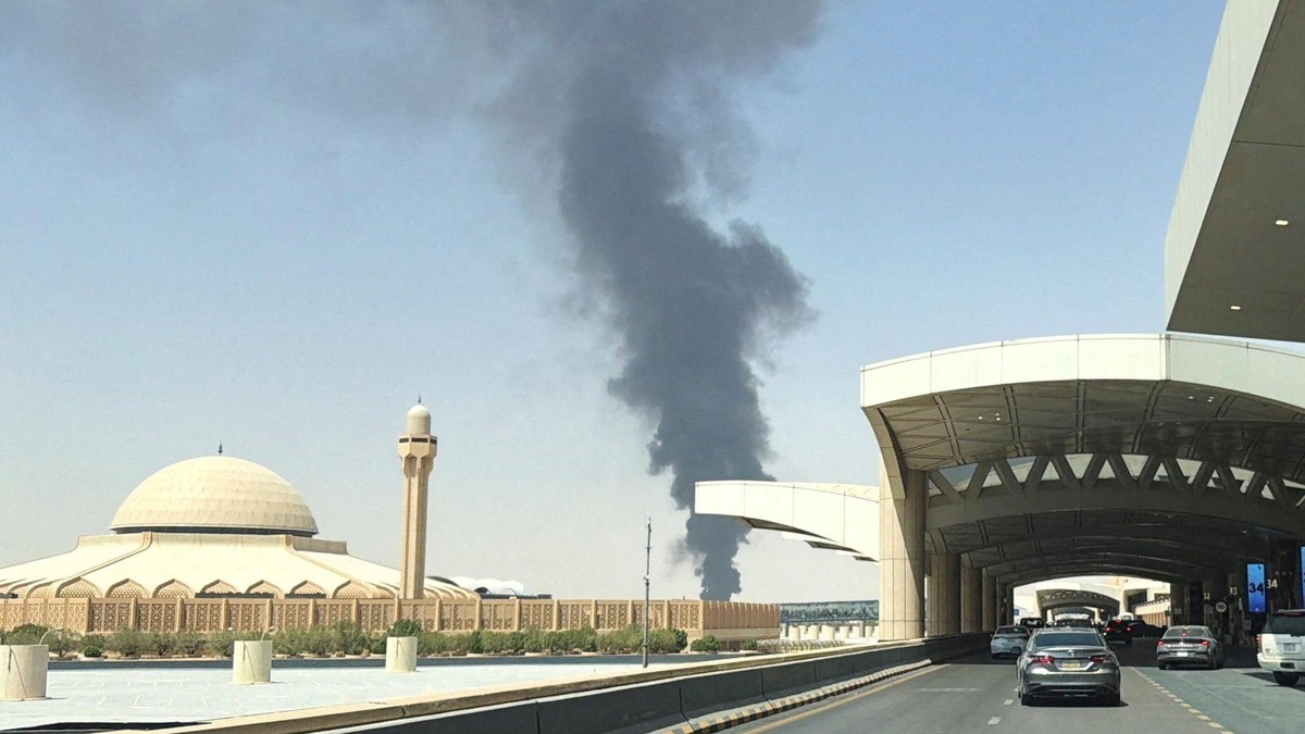 Riyadh Wakes to Its First Air-Raid Alert, and a Fire at the Airport