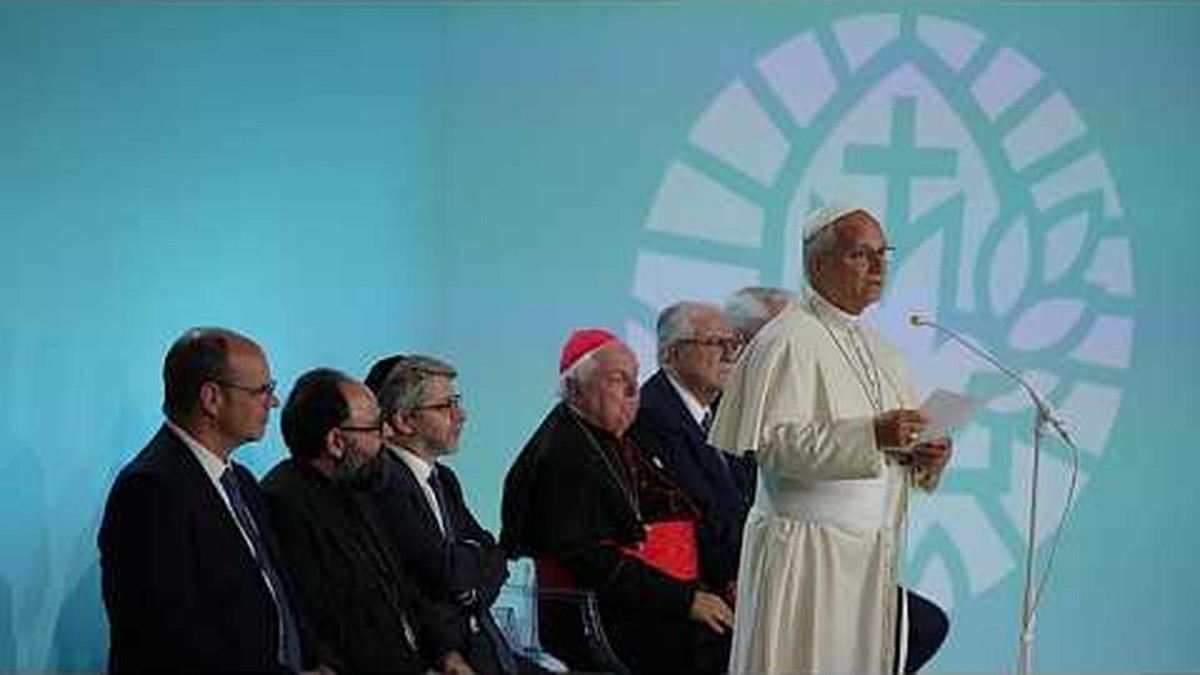 Pope concludes France visit urging European peace and interfaith unity