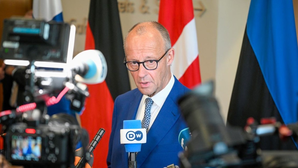 Europe's First Arctic Summit Names Russia, and Moscow Answers With Flares