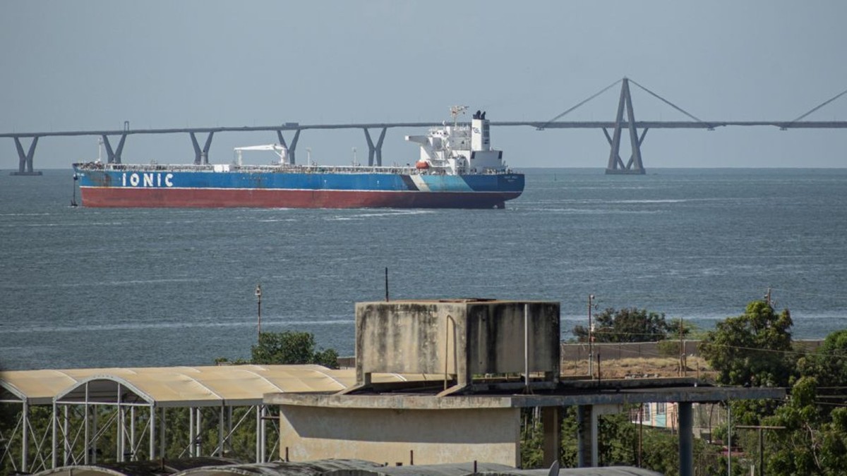 US-Venezuela Oil Deal Stirs Fury Over 'New Colonialism'