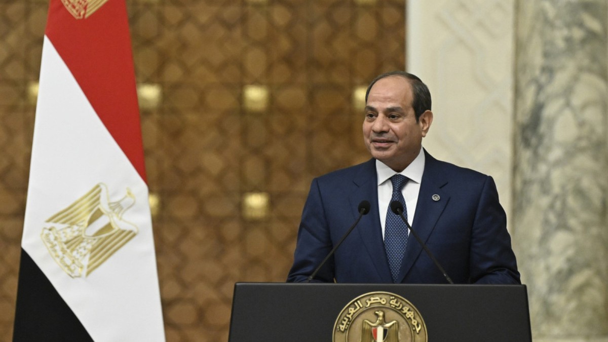 Sisi says Egypt lost about $20 billion in Suez Canal revenue amid regional instability