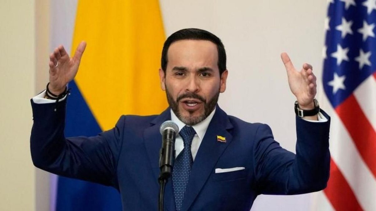 Colombia's New President Lifts 10-Year Ban on Carrying Legal Firearms in Public