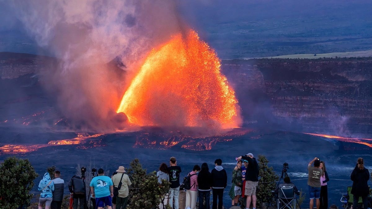 Kilauea Summit Opens Two New Vents as Pressure Builds Toward Episode 55
