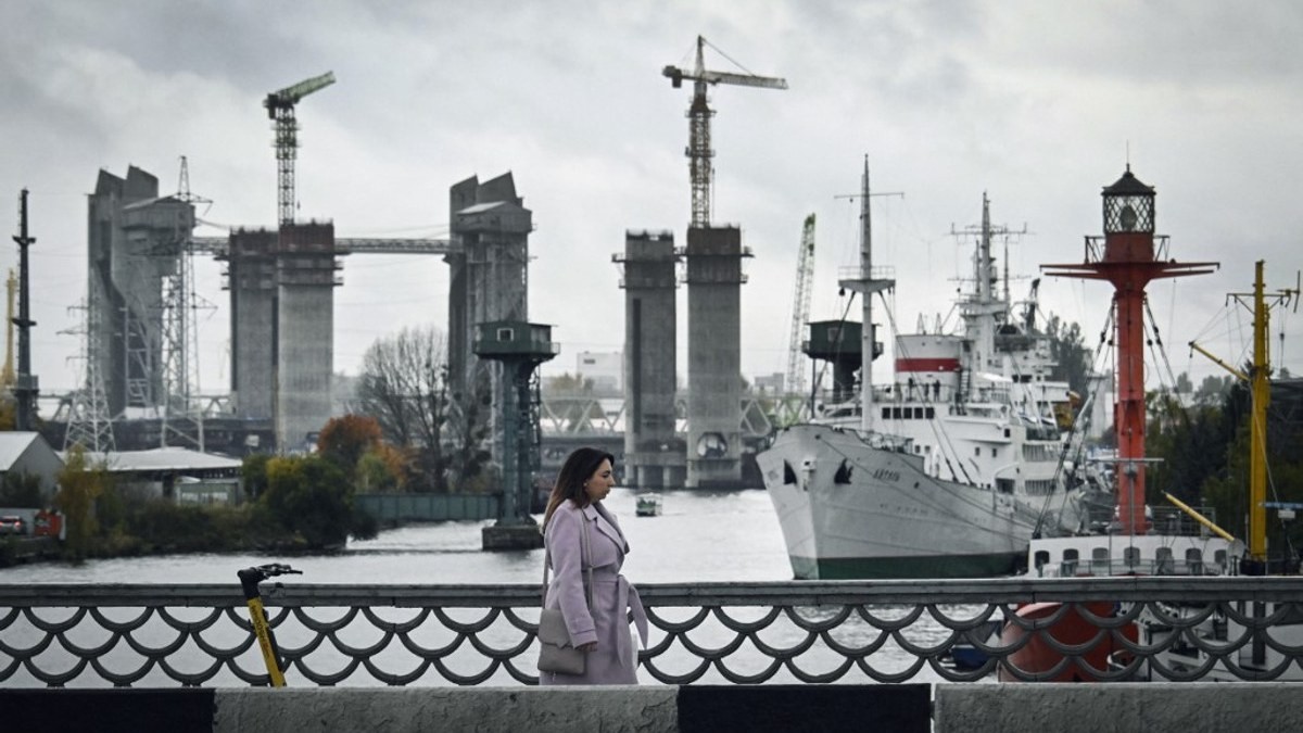 Russia Tells NATO It Will Use Nuclear Weapons to Defend Kaliningrad