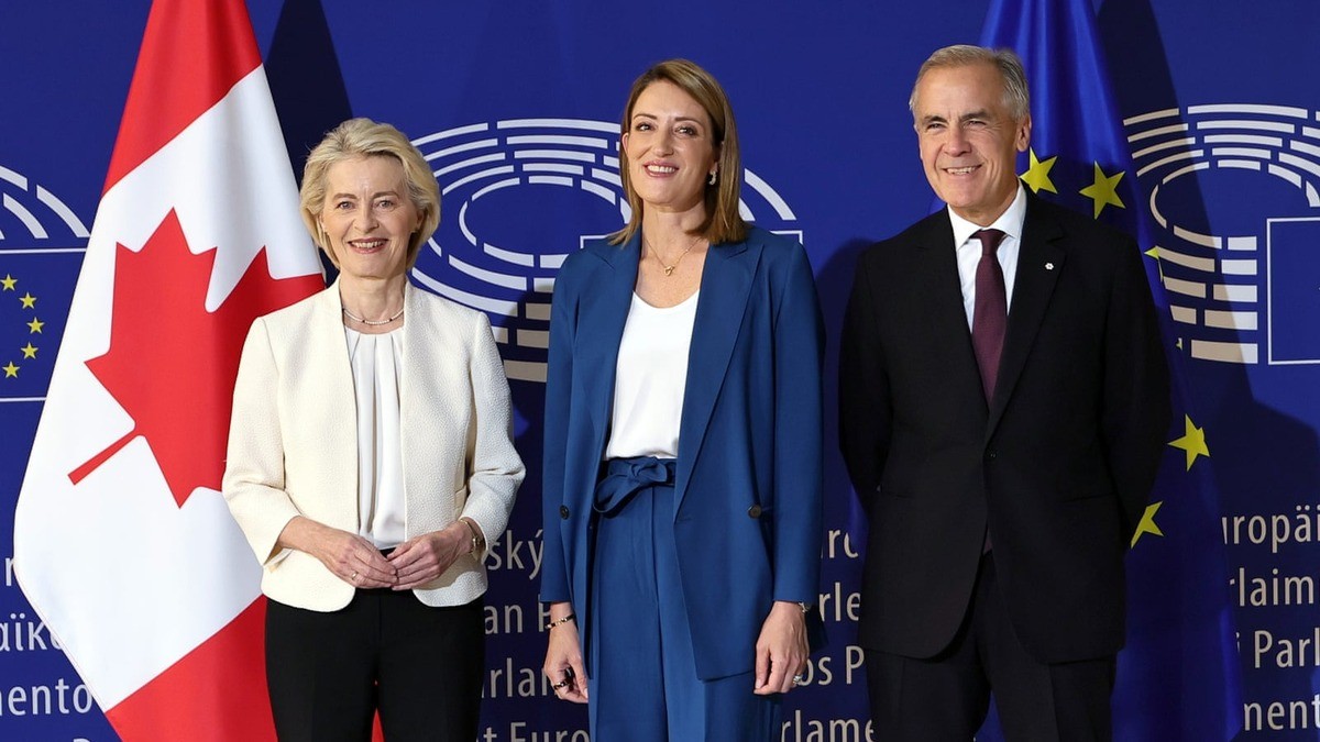 Von der Leyen Opens EU Door to Canada as First Associate Member, With Carney in the Chamber