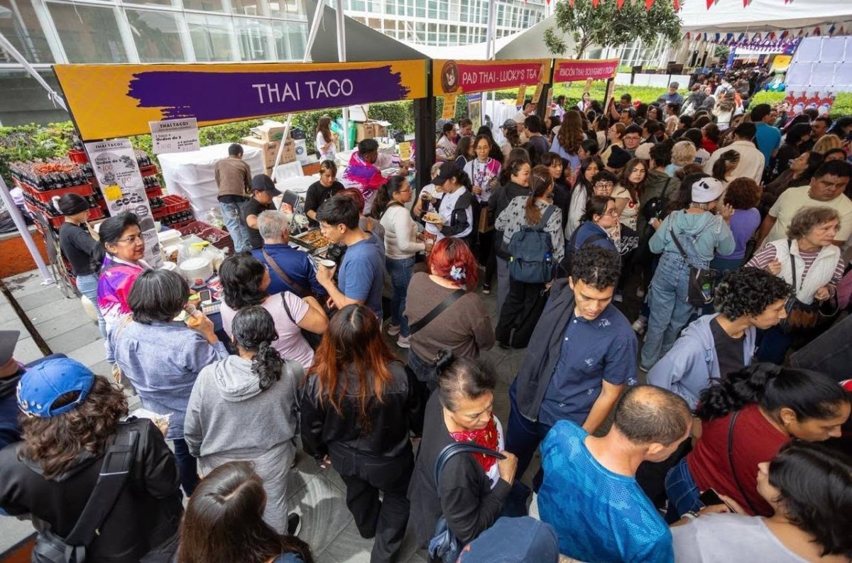 Thai food stalls draw visitors at Thai Festival Mexico 2026