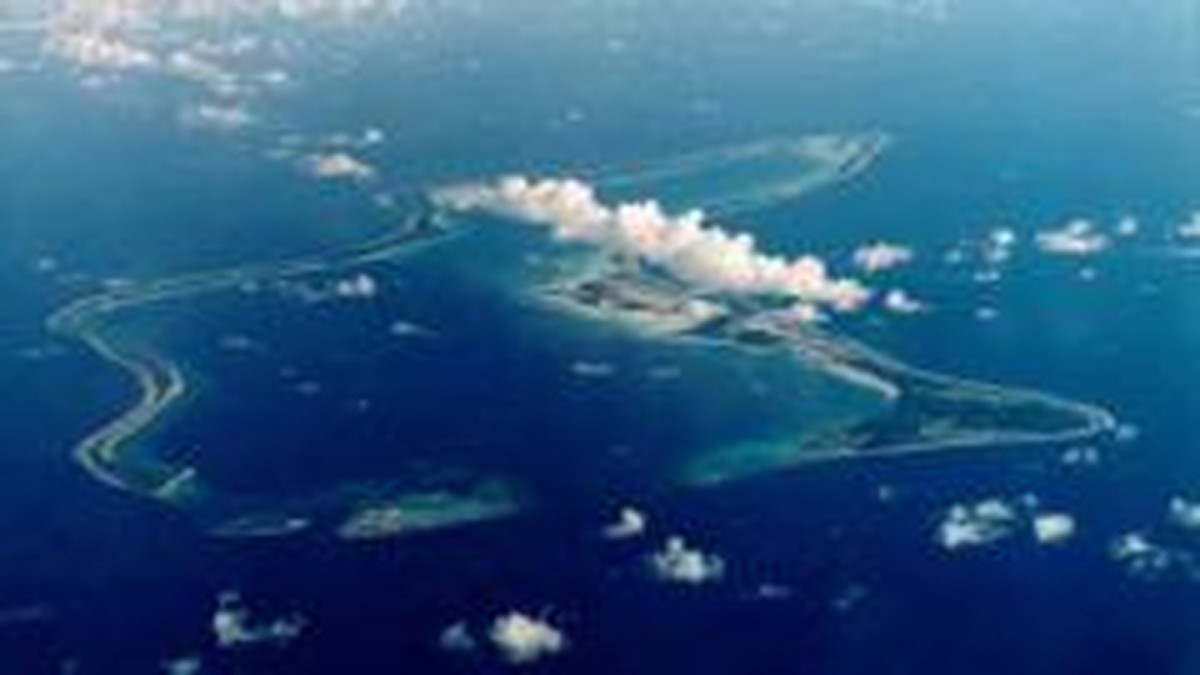 UK to review Chagos Islands deal over lack of US support, Streeting tells BBC