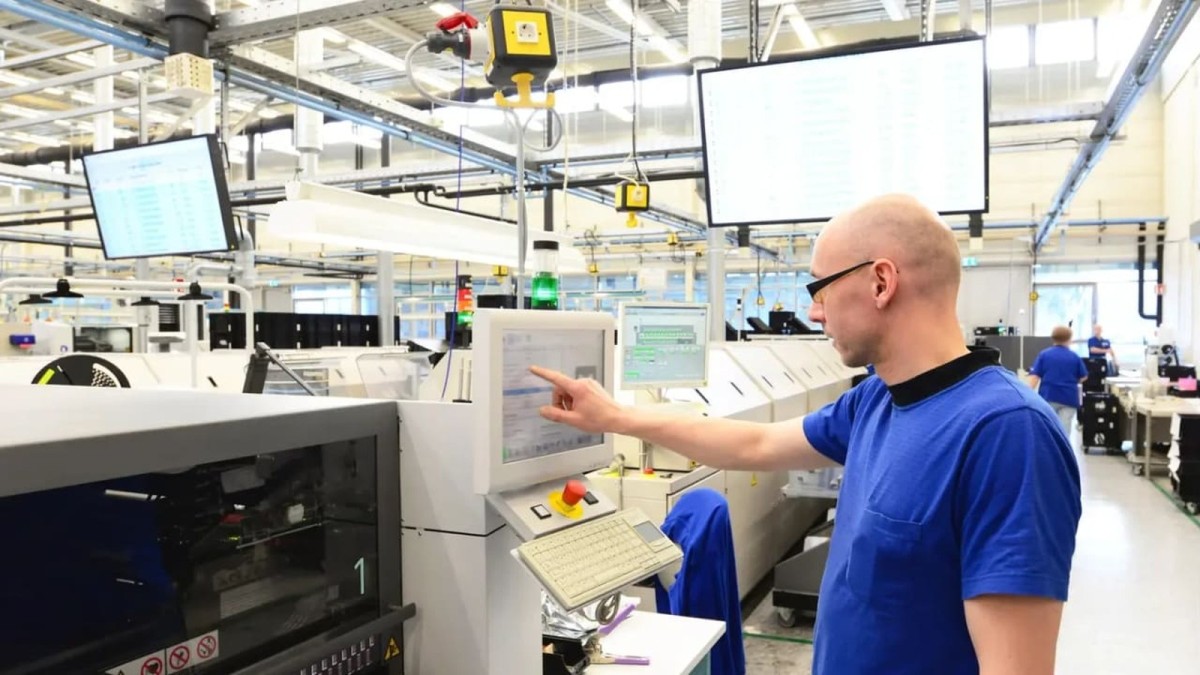 Who will stand at the machine? The systemic failure paralyzing Israel's production lines