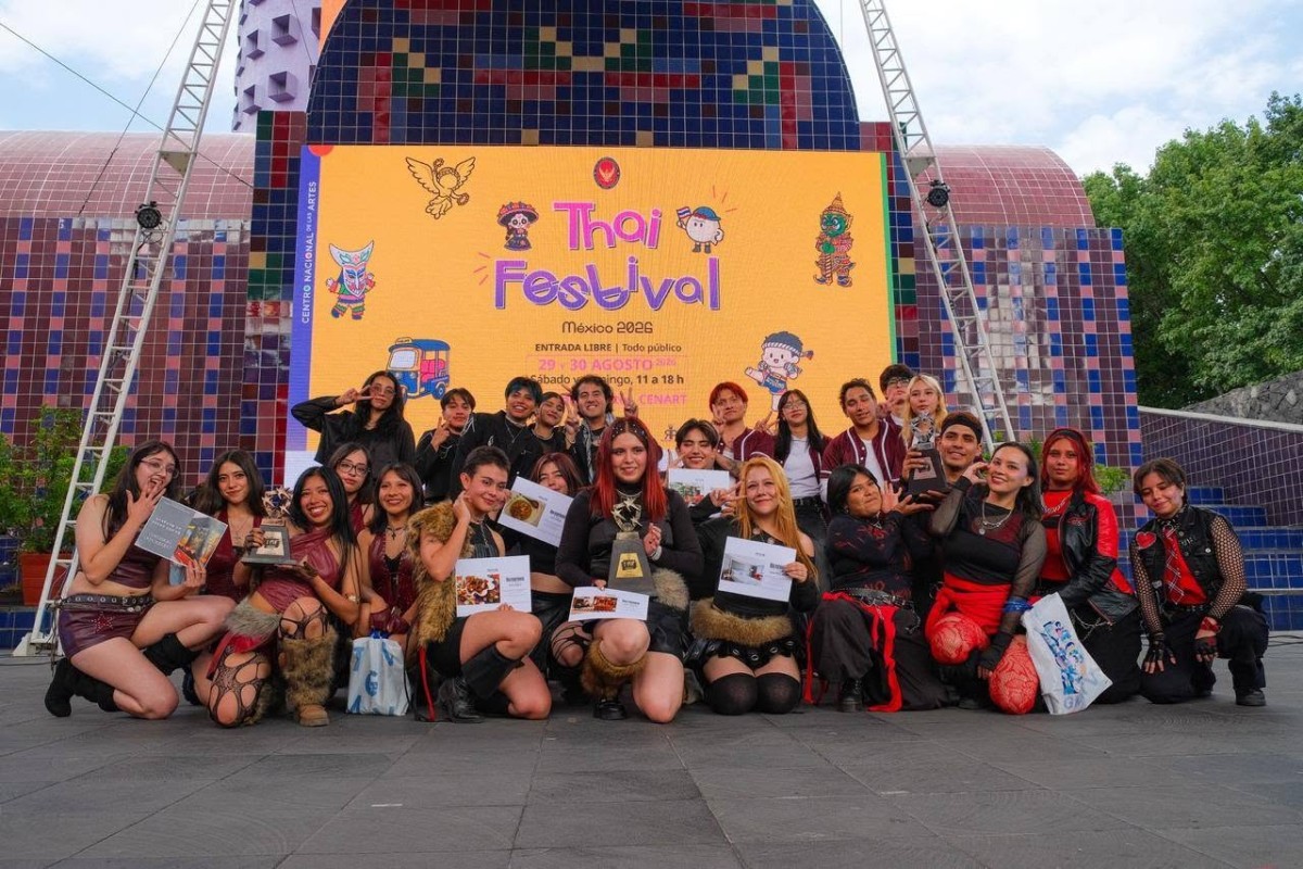T-Pop cover dance performers entertain crowds at Thai Festival Mexico 2026