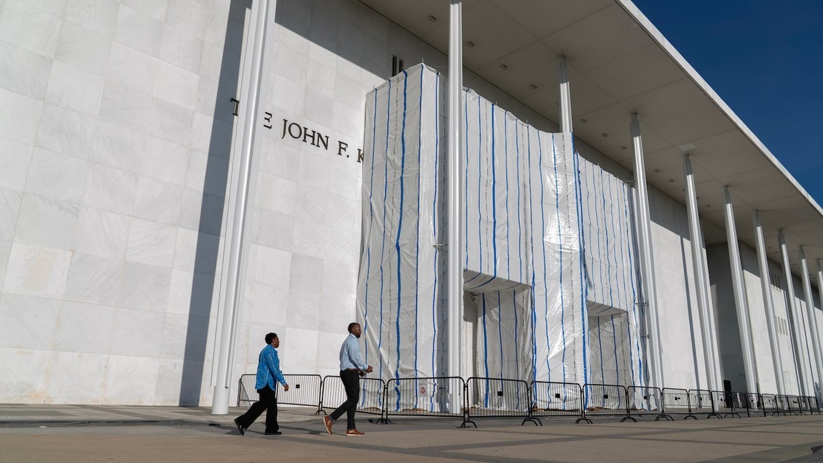 Judge Blocks Demolition of Kennedy Center and Orders 30 Days Notice