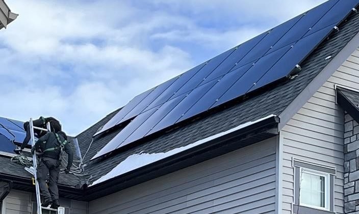 Alberta Introduces $14 Solar Panel Recycling Fee and Landfill Ban