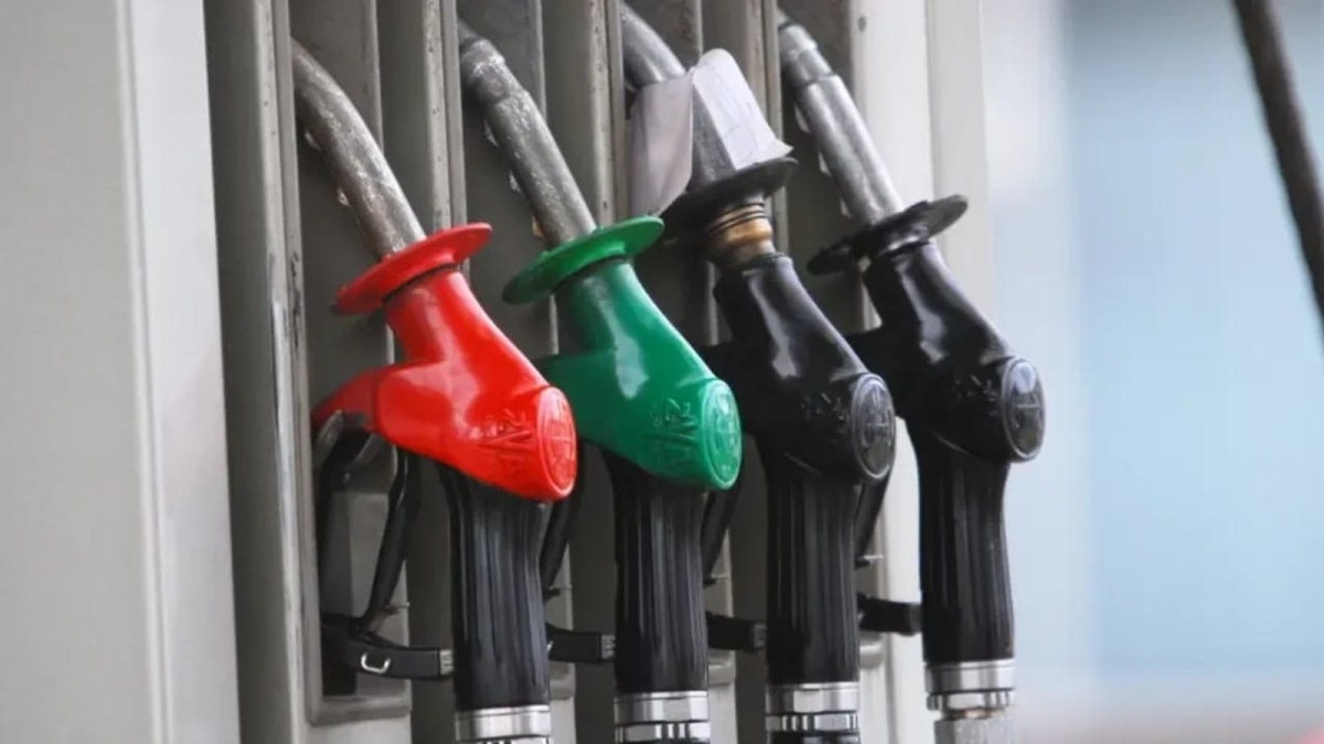 Gasoline Price Cut to NIS 7.75: A 50-Agorot Election Gift or Economic Relief?