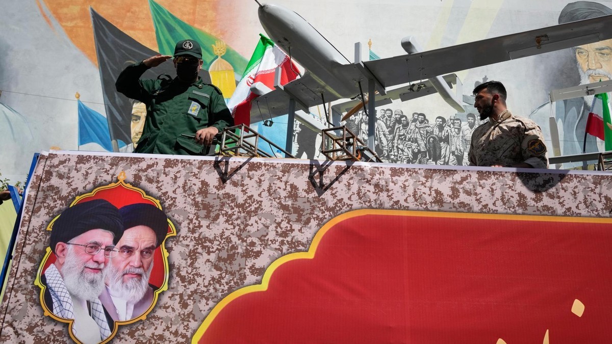 Iran Puts Hundreds of Thousands on the Streets of Tehran in Its Biggest Wartime Show of Force