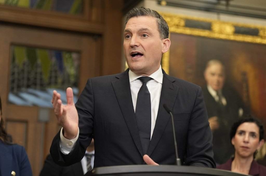 Ottawa unveils voluntary AI data centre principles amid local concerns