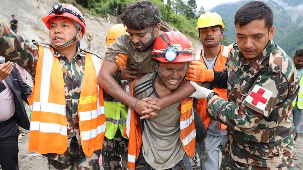 Nepal Flood Toll Tops 1,295 as Tunnel Rescue Raises Hopes
