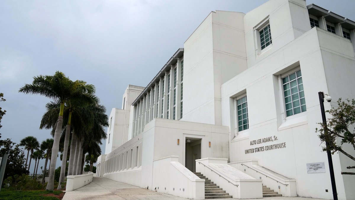 The Alto Lee Adams Sr. United States Courthouse in Fort Pierce, Florida, where John Brennan has been ordered to appear before a grand jury on October 15, 2026. Photo: Lynne Sladky/AP via CNN