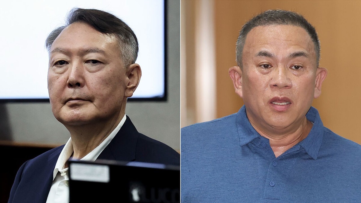 Former President Yoon Suk Yeol, left, and self-proclaimed political broker Myung Tae-kyun. Photo: Yonhap via SBS News