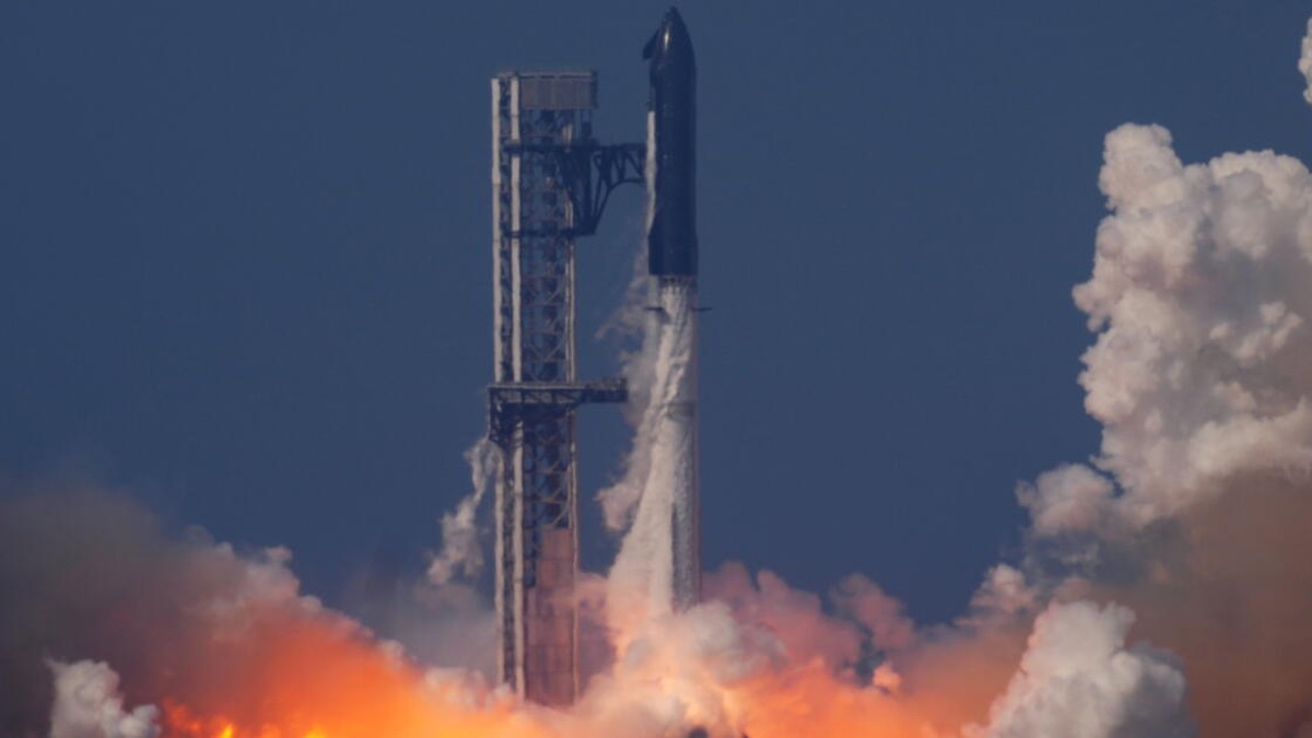 A SpaceX Starship rocket lifts off from Starbase, Texas, on May 22, 2026.