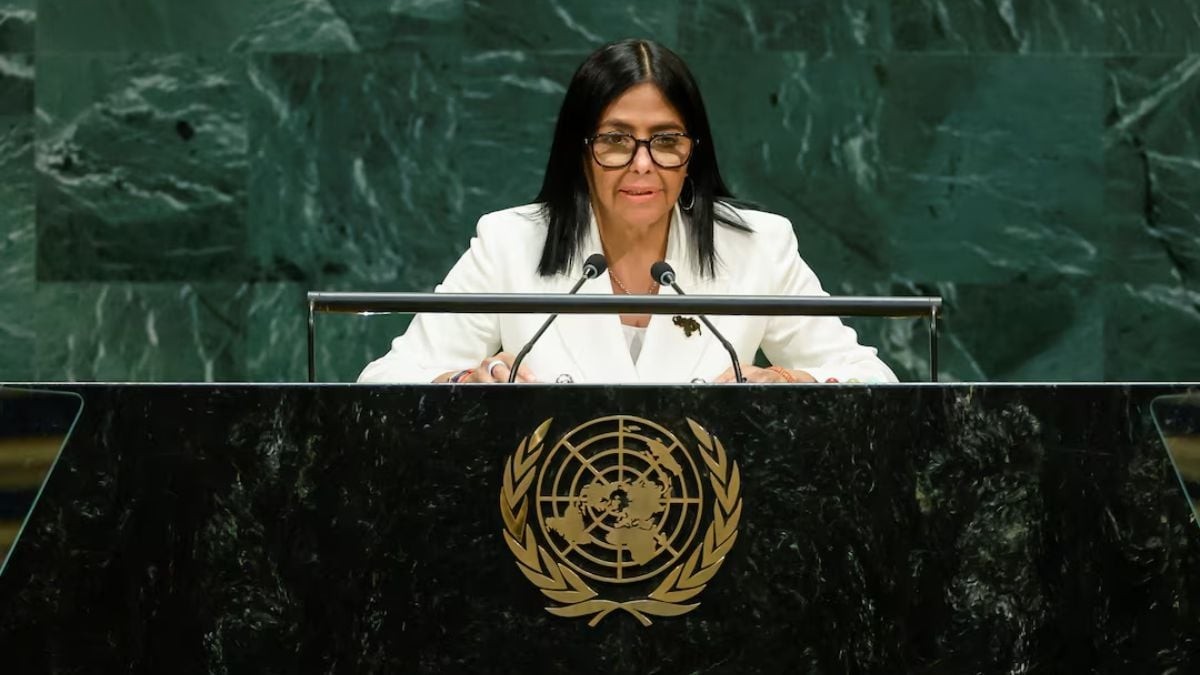 Venezuela's interim president Delcy Rodriguez speaks at a podium bearing the United Nations emblem. Photo: Ary News