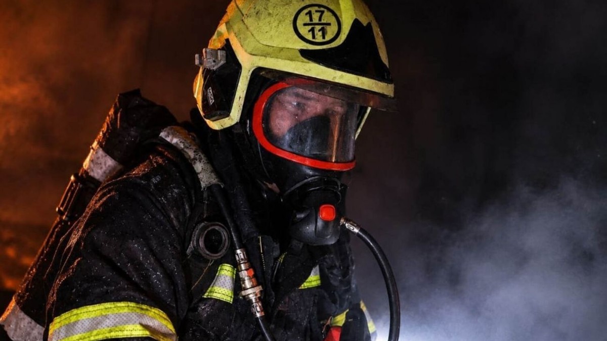 Firefighters work at the scene of a Russian drone strike in Kropyvnytskyi in Ukraine's Kirovohrad region, where three people were killed and six injured on 15 October 2026. Photo: State Emergency Service of Ukraine via RBC-Ukraine