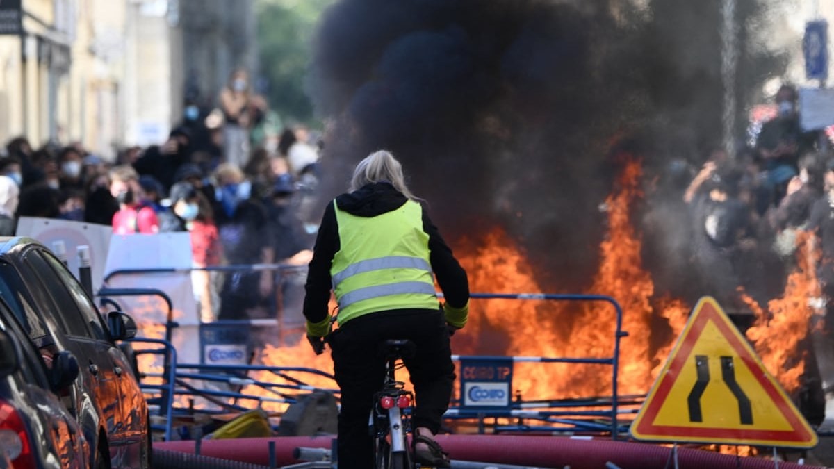 France's School Revolt Hits Act Three as Riot Police Face Ten Brutality Probes