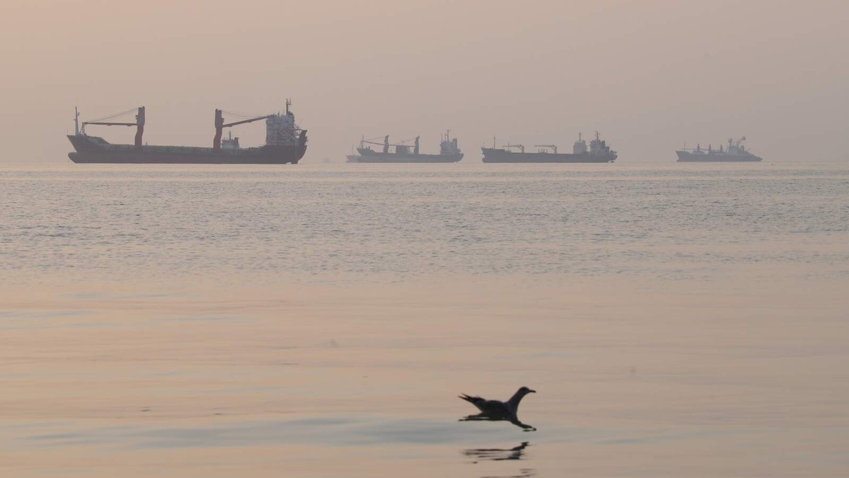 Four Tanker Fires Reported in Hormuz as CENTCOM Calls the Route Clear