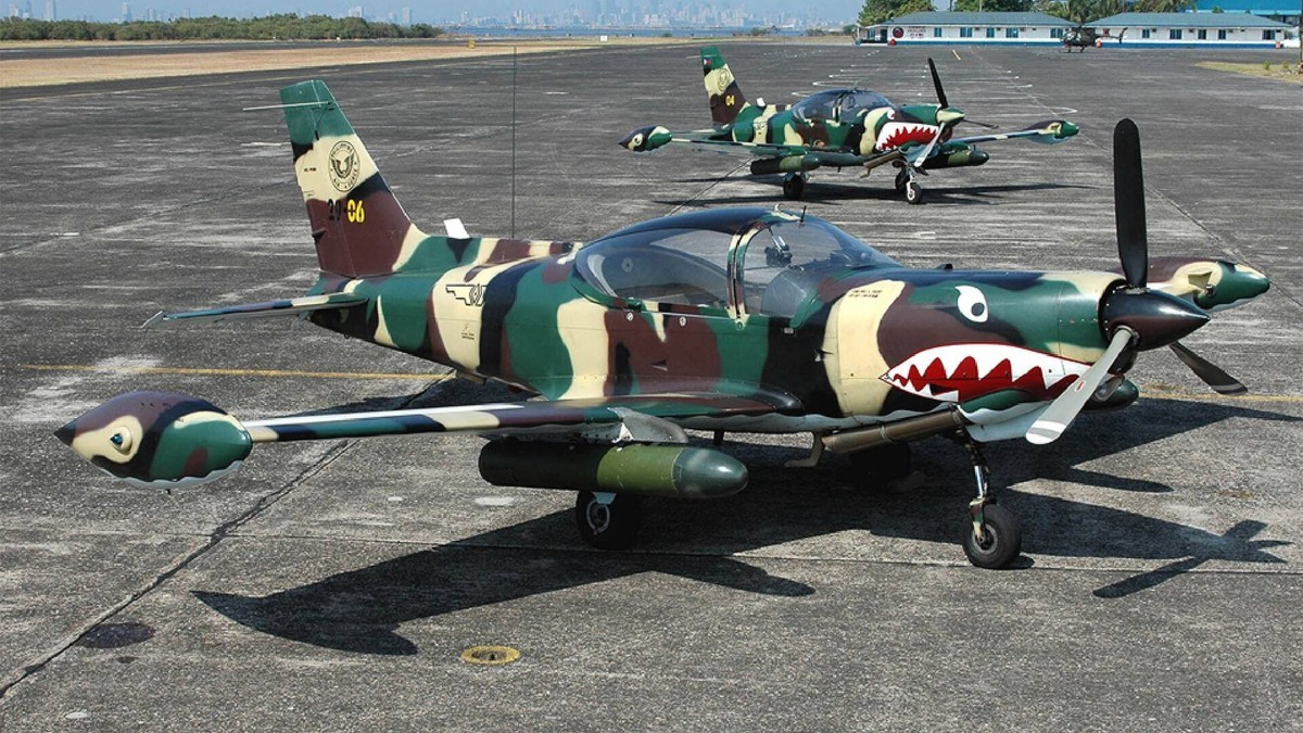Four Pilots Killed as Two Philippine Air Force Trainers Go Down at Fernando Air Base