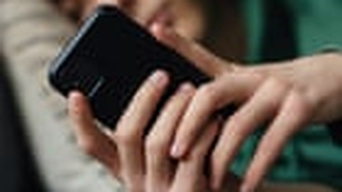 Manosphere and online misogyny should be treated as public health issues, say UK experts