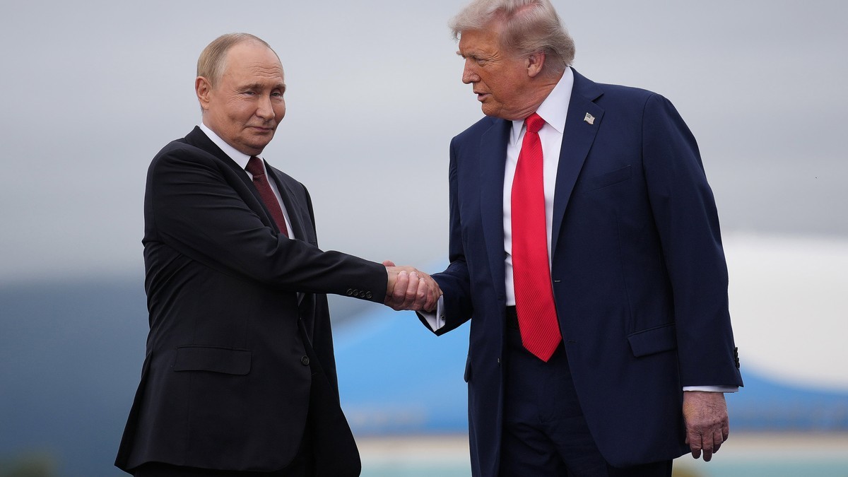 File photo: U.S. President Donald Trump greets Russian President Vladimir Putin at Joint Base Elmendorf-Richardson in Anchorage, Alaska, on 15 August 2025. Photo: Getty Images via CNBC