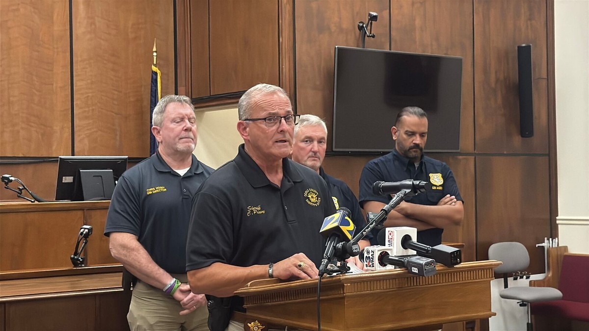 Georgia Bureau of Investigation Director Chris Hosey and Dooly County Sheriff Craig Peavy brief reporters after the Vienna shooting. Photo: Joe Kovac/The Atlanta Journal-Constitution