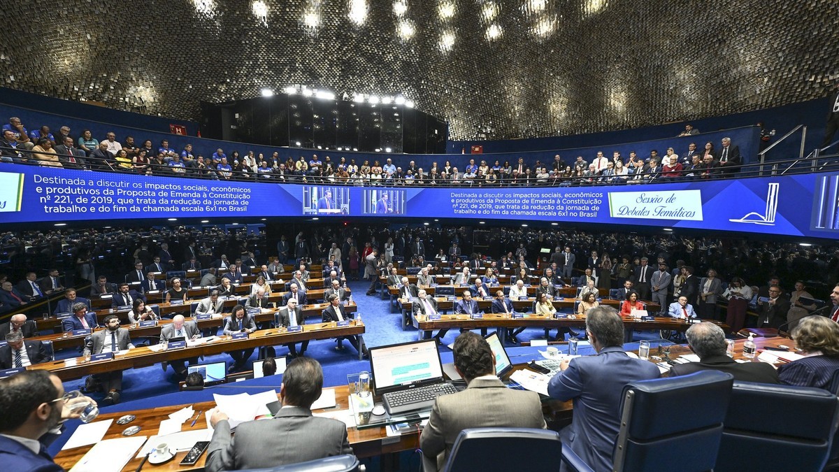Brazil's Senate Votes Today on Ending the 6x1 Work Week