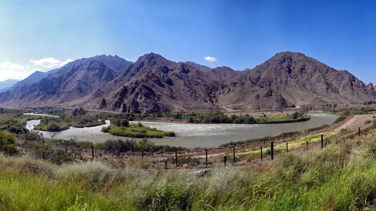 The Araks river at Meghri in Armenia's Syunik province, along the border with Iran. Photo: Vahe Martirosyan / Wikimedia Commons, CC BY 2.0