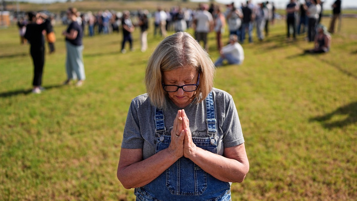 Kathleen Walter prays in the area reserved for people opposed to the death penalty outside the Riverbend Maximum Security Institution in Nashville before the planned execution of Christa Pike on 30 September 2026. Photo: George Walker IV/AP