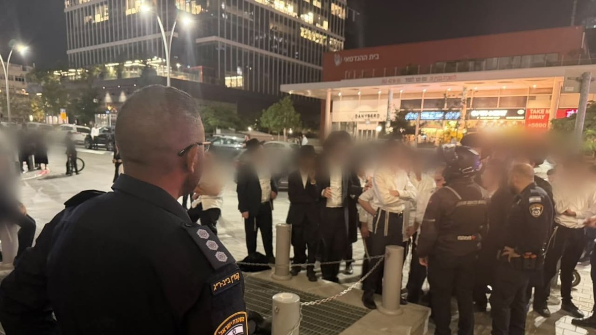 Police face haredi draft protesters in Bnei Brak on 14 October 2026. Photo: Walla via The Jerusalem Post
