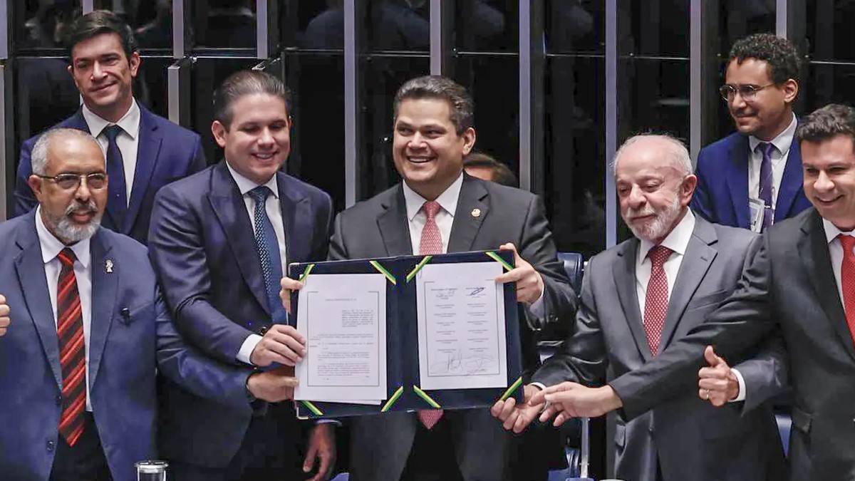 Brazil Ended the Six-Day Week. Now Comes the Fine Print.