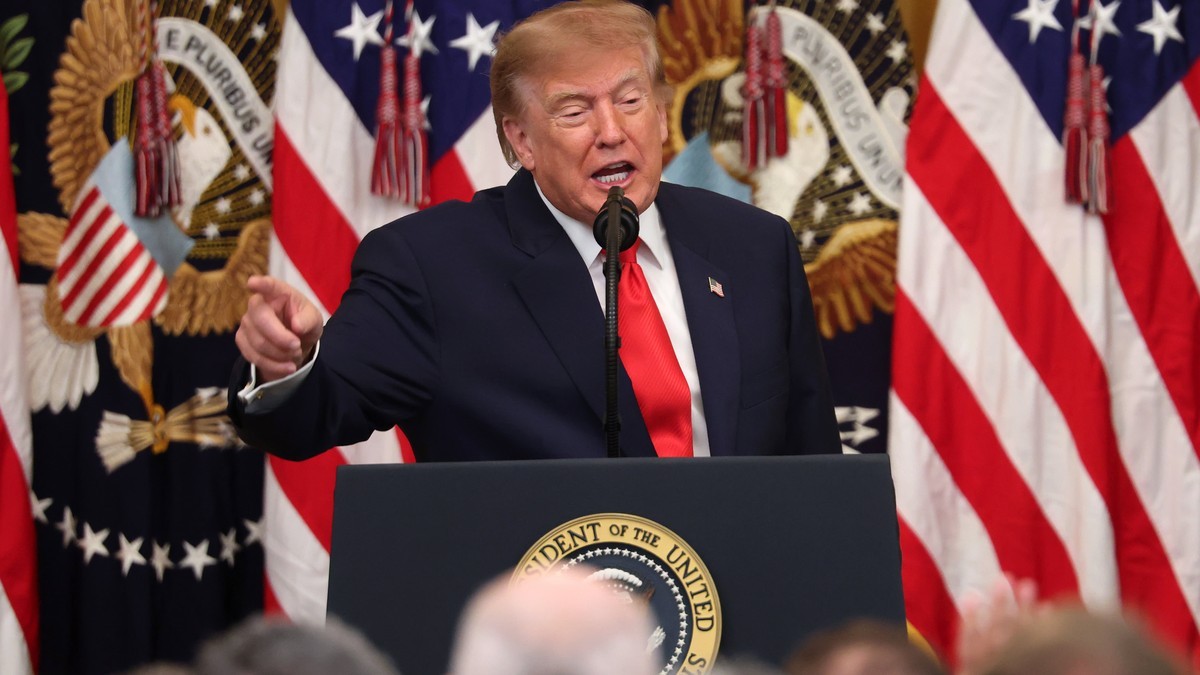 Trump Cuts a Diesel Deal With Putin and Lifts Sanctions Weeks Before the Midterms
