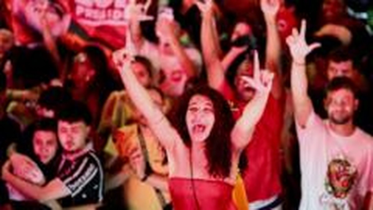 How 'Lula's Army' WhatsApp channel helped turn Brazil election around