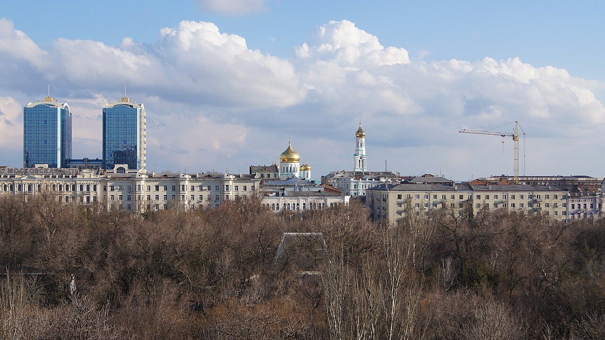 Rostov-on-Don, the regional capital of southern Russia, seen from Gorky Park. The city's Zheleznodorozhny district is where the burning oil-loading terminal was identified. Photo: Wikimedia Commons (CC BY 4.0)