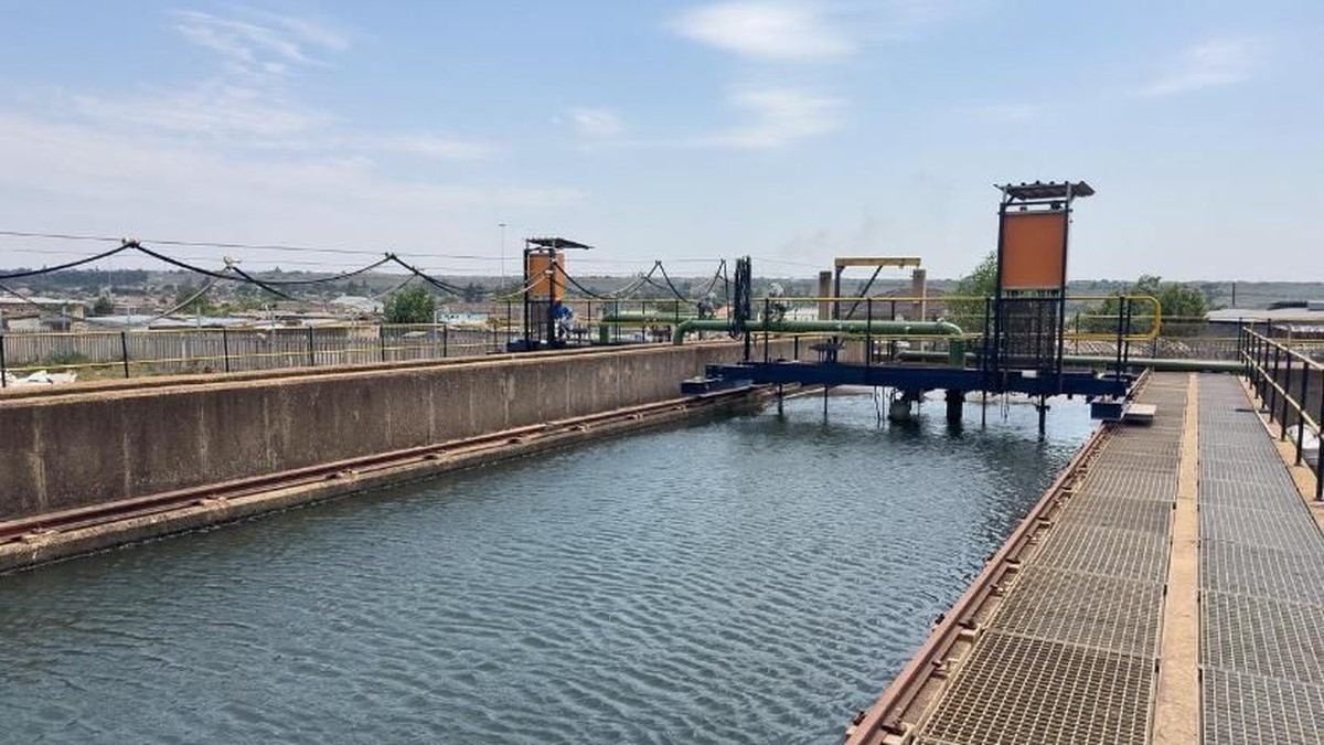 A water treatment facility with concrete settling basins. Tshwane residents were warned against using tap water after unchlorinated supplies were linked to 408 cases of gastrointestinal illness. Photo: IOL