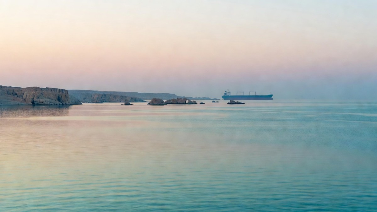 Iran Vows to Keep Hormuz Closed Until US Meets Its Conditions