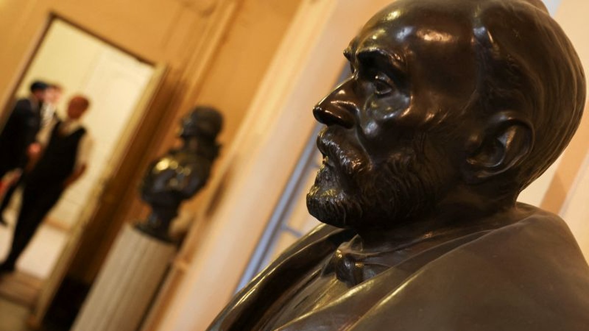 A bust of Alfred Nobel at the Swedish Academy in Stockholm, where the 2026 Nobel Prize in Literature was announced on 8 October 2026. Photo: Hannah McKay/Reuters