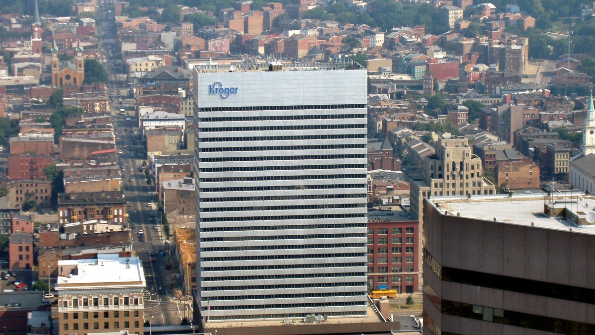 Kroger corporate headquarters in downtown Cincinnati. Photo: Derek Jensen via Wikimedia Commons (public domain).