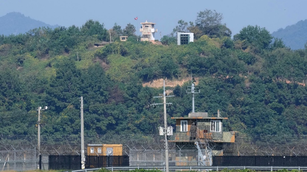 A North Korean military guard post and a South Korean post near the border in Paju, South Korea, on 29 September 2026. Photo: Ahn Young-joon/AP