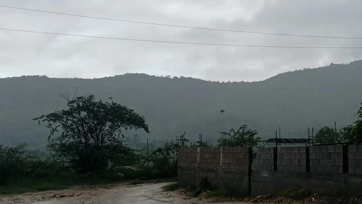 Heavy cloud and waterlogged ground near Los Cabos, Baja California Sur, after days of rain from Hurricane Rachel's outer bands. Photo: Tribuna de Mexico